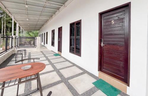 Kalimantan Casa | Urbanview Syariah Nawasena Guest House IKN