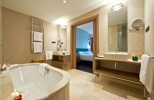 Corvera de Asturias Hotel | URH Hotel Zen Balagares