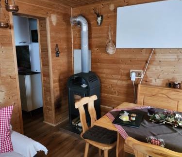 Diex Apartamento | Urige Waldbienenhütte
