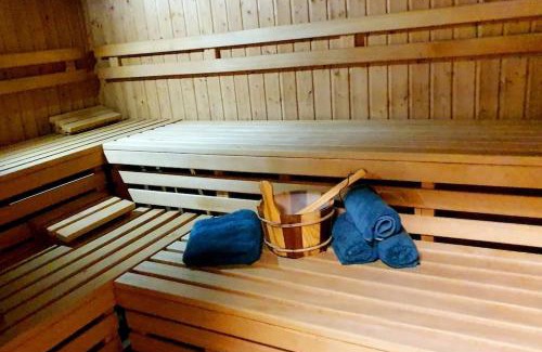 Schoenwald Apartamento | Urlaub auf 1.000 Meter Höhe mit Pool und Sauna