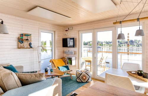 Fehmarnsund Casa | Urlaub auf dem Hausboot Erholung pur für Wasser- und Auch Viele Landratten!