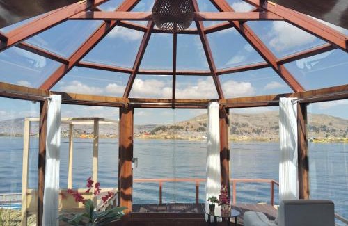 Puno Hotel | Uros Sky view lodge Perú