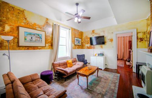 Treme Apartamento | Ursulines Historic Creole Cottage (D) Steps to Qtr