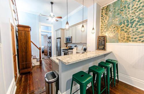 Treme Apartamento | Ursulines Historic Creole Cottage- Steps to Qtr -E