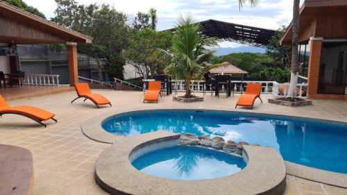 Lagos de El Coyol Cabina | Uruka Lodge