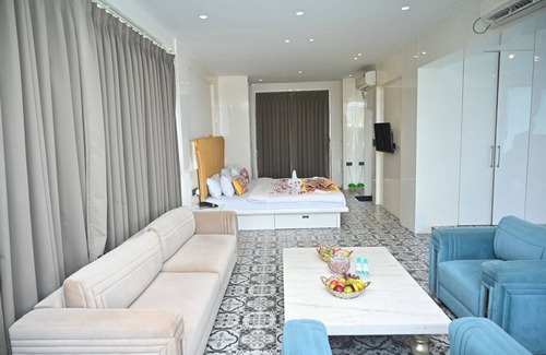 Sector 1 Casa | Urvi Banquets & Guest House