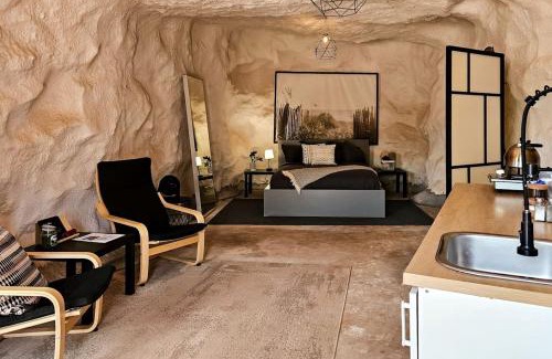 Moab Casa | Beautiful Cave by the Colorado River with Stunning Canyon Views for a Unique Adventure in Moab, Utah