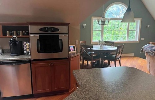 Drayton Plains Apartamento | Cozy modern apartment in a rural setting but 10 minutes from everything!