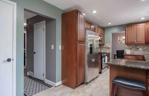 Drayton Plains Casa | Lakefront retreat near shopping and ski resorts