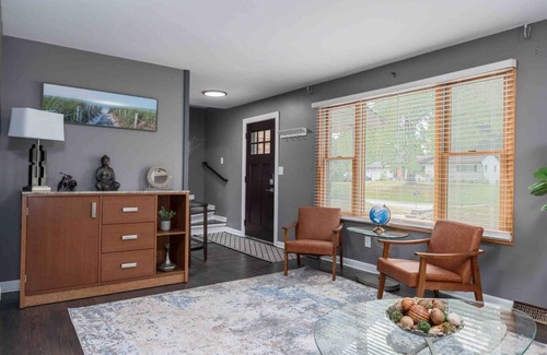 Drayton Plains Casa | Lakefront retreat near shopping and ski resorts