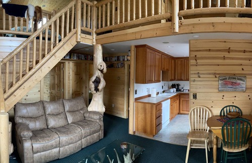 McKinley Park Casa | Log House on Denali Airstrip at Mile Post 229.5 of the Parks Highway.