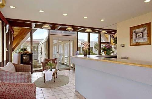 Northwest Colorado Springs Hotel | Days Inn by Wyndham Colorado Springs/Garden of the Gods