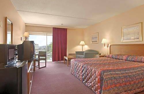 Northwest Colorado Springs Hotel | Days Inn by Wyndham Colorado Springs/Garden of the Gods