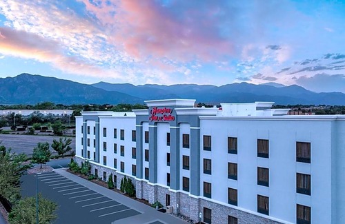 Southwest Colorado Springs Hotel | Hotel de 3 estrellas ∙ Hampton Inn & Suites Colorado Springs/I-25 South
