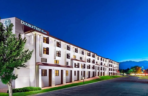 Southwest Colorado Springs Hotel | Hotel de 3 estrellas ∙ DoubleTree by Hilton Colorado Springs