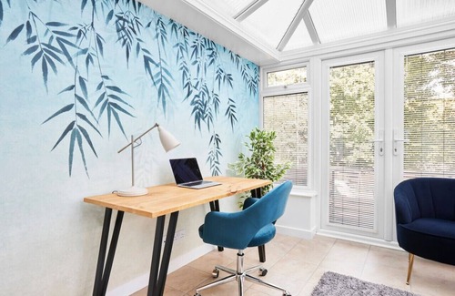 Ainley Top Casa | uSnooz | Charming Huddersfield Home with Garden