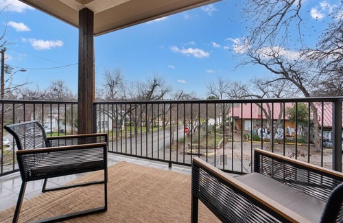 North University Casa | UT Home w/ Games! | Great for F1, ACL, and More