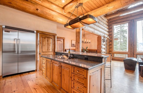Mountain Village Cabina | Ute Lodge by AvantStay | Cozy Expansive Mountain Home | Close to the Slopes!
