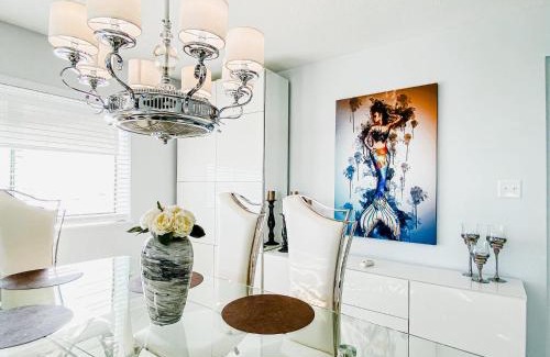 Crescent Beach Casa | Utopia Oceanfront Luxury at Bluewater Keyes