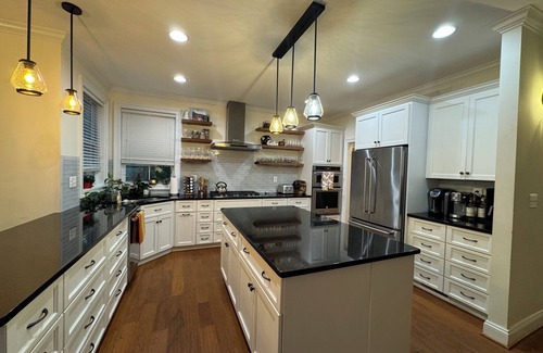 Jefferson Park Avenue Casa | UVA Home WALKABLE to Scott Stadium, UVA Grounds, the Corner, & Wineries