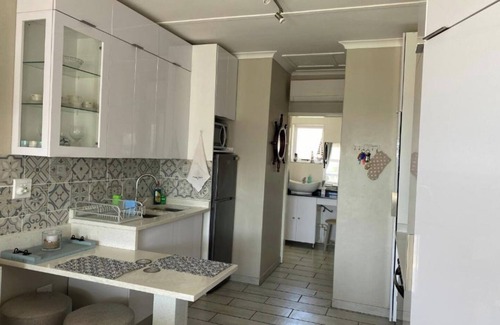 Manaba Beach Apartamento | Uvongo Chalet 11 Room 289