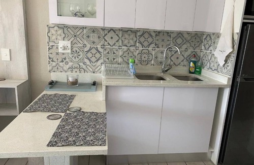 Manaba Beach Apartamento | Uvongo Chalet 11 Room 289