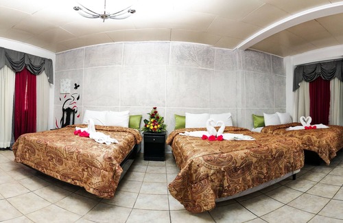 La Ceiba Hotel | UW OASIS HOTEL
