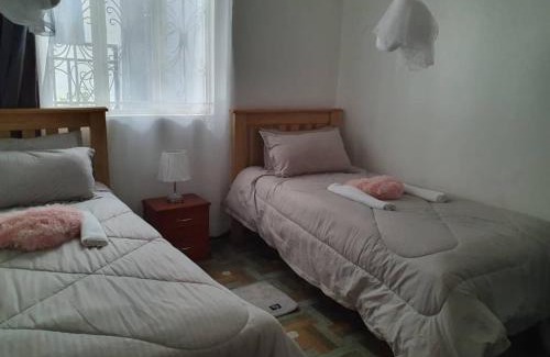 Fort Portal Cama Y Desayuno | UZIMA HOMEs