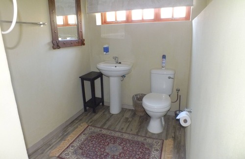Windhoek Central Cama Y Desayuno | Uzuri Guesthouse