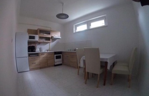 Siofok Apartamento | VÁRLAK VENDÉGHÁZ Apartman 1