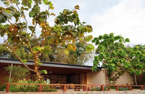 Huong Thuy Casa | Vả Riverside Retreat