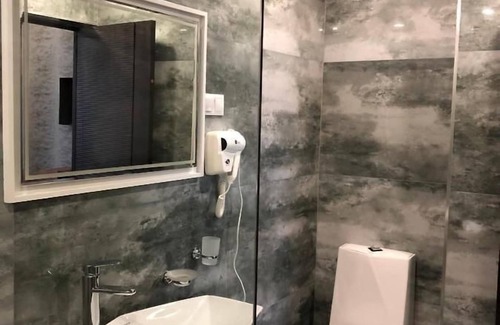 Kentron Hotel | V hotel & tours