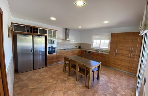 Cala en Blanes Chalet De Esquí | V.ITZALNEY