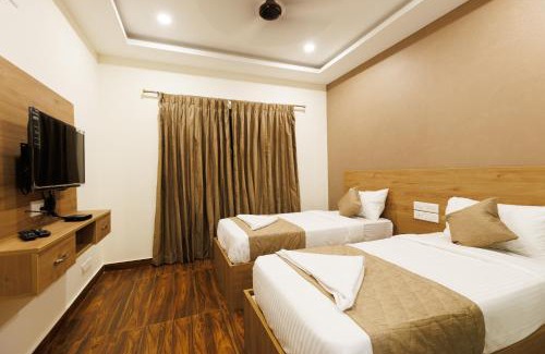 West Mambalam Hotel | V V Grand