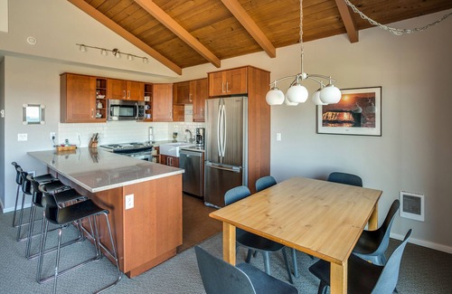 Gearhart Condominio | V486 is a 2 bedroom fully equipped condo on the 3rd floor of Pacific View.
