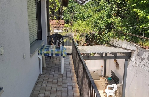 Neustadt-Stadtmitte Apartamento | Vacation apartment with castle view in a quiet residential area