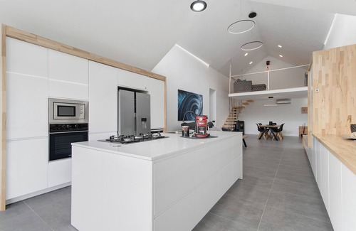 La Solana Villa | Casa de vacaciones "Enora" con vistas a la montaña, piscina privada y Wi-Fi