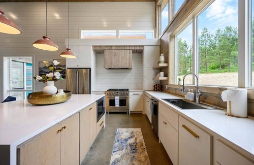 Broken Bow Cabina | Vacana Hive, Relax & Celebrate, Hot Tub, Pool, Fire Pit