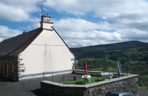 Laveissiere Apartamento | Vacances au pied des Monts du Cantal