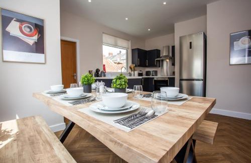 Blyth Casa | Vacant Nests The Haughton Spacious Central