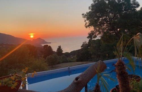 Cefalu Villa | Vacanze Sicilia, Villa con piscina con vista Mare e porto di Cefalù
