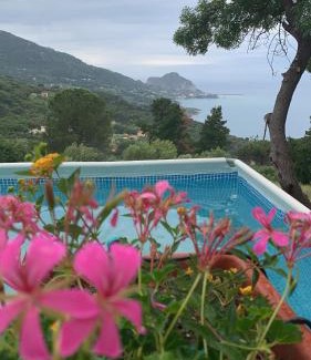 Cefalu Villa | Vacanze Sicilia, Villa con piscina con vista Mare e porto di Cefalù