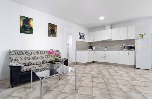 San Agustin Apartamento | Apartamento de vacaciones 'Las Flores5' con vistas al mar y a la playa, Wi-Fi y aire acondicionado