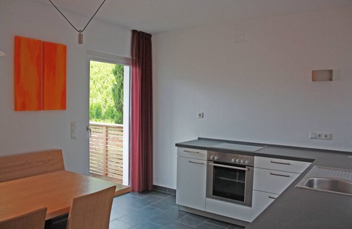 Termeno Sulla Strada del Vino Apartamento | Vacation apartment with pool and valley view in the Lake Kaltern region