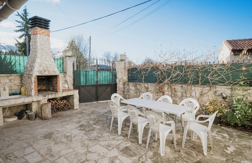 Calabazas de Fuentidueña Casa | Casa de vacaciones "La Morada Del Cura" con jardín privado, balcón y Wi-Fi