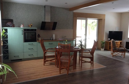 Potzlow Apartamento | Vacation apartment directly on the lake with private access.