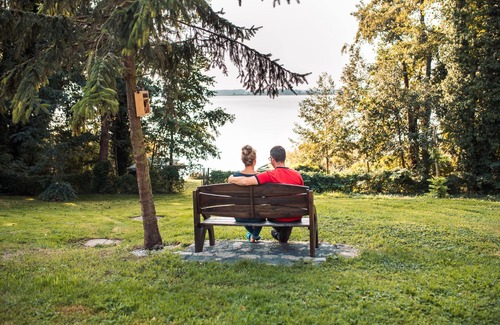 Potzlow Apartamento | Vacation apartment directly on the lake with private access.