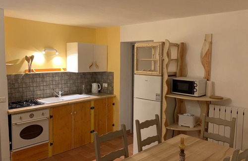 Saint-Pierre-de-Vassols Apartamento | Vacation apartment near Mt Vetoux, in the heart of a small Provencal village