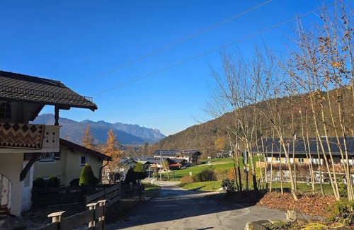 Konigssee Apartamento | Vacation apartment for 1-2 people, open-plan living/sleeping area with kitchenette, bathroom with bathtub and shower