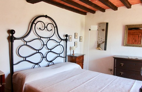 Castel Focognano Otro | Vacation Among the Vineyards - LA LOGGIA
